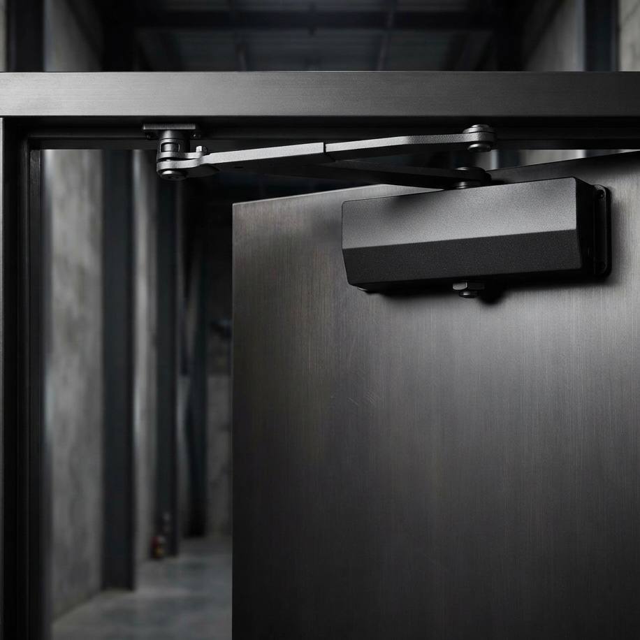 "Vanguard Heavy-Duty Closer" — Surface-Mounted Closer with Hold-Open